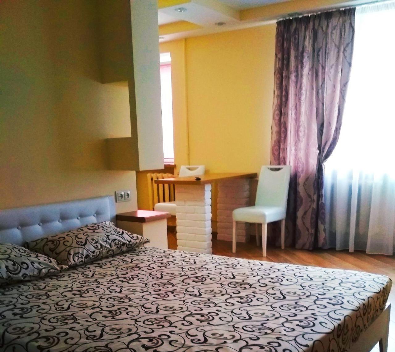 Apartments In The Center Maidan Ρίβνε Εξωτερικό φωτογραφία