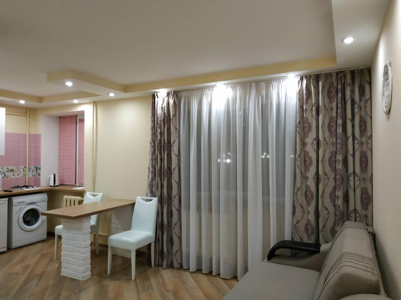 Apartments In The Center Maidan Ρίβνε Εξωτερικό φωτογραφία