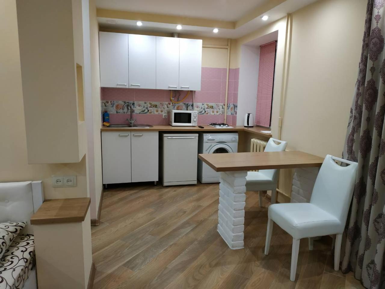 Apartments In The Center Maidan Ρίβνε Εξωτερικό φωτογραφία