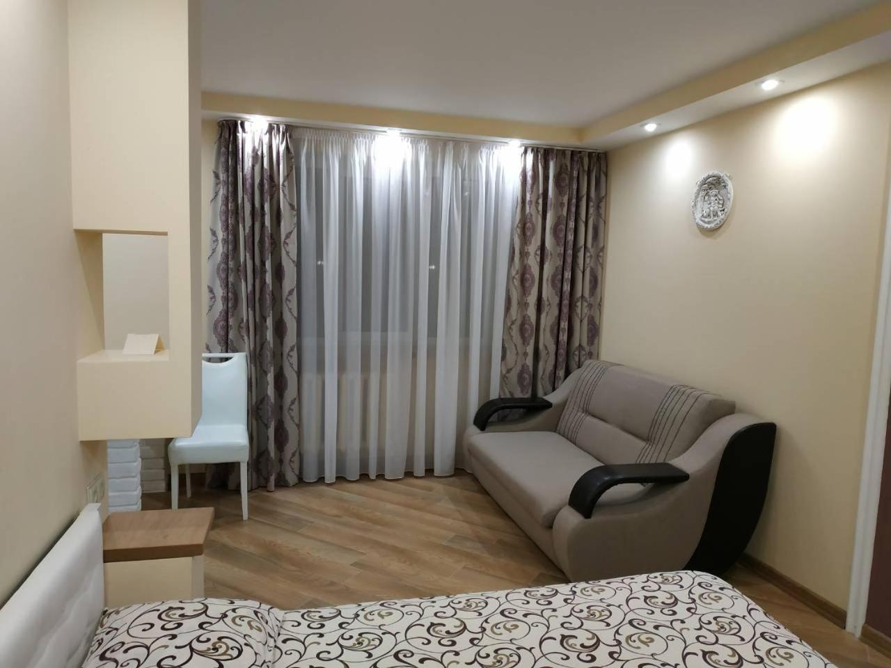 Apartments In The Center Maidan Ρίβνε Εξωτερικό φωτογραφία